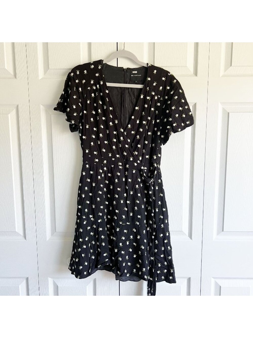 Jill Jill Stuart Black Floral Print Short Sleeve Mini Wrap Dress Women's Size 8